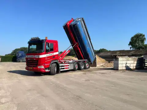 Ausgelieferter LKW DAF XF 480 FAQ an Van den Broek