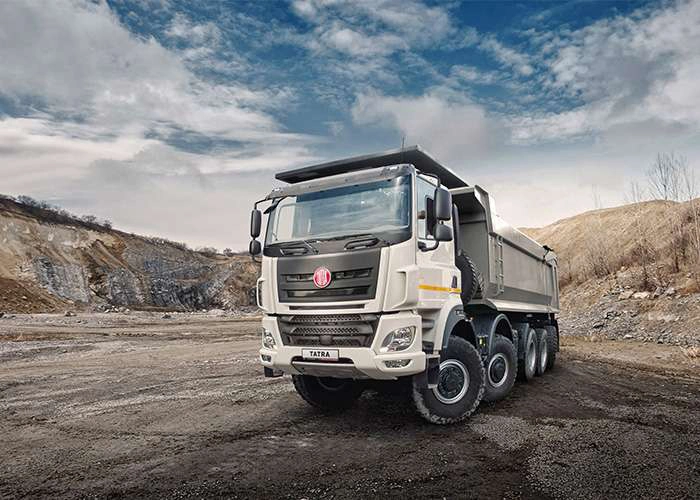 Tatra-Lastwagen bei Loven