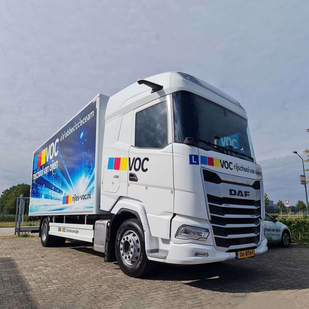 Aflevering VOC Loven Trucks Helmond DAF XG430 FA